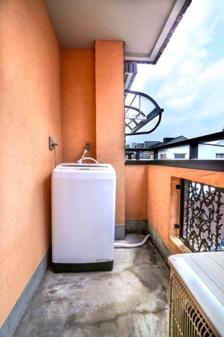 鶴橋駅徒歩2分 トイレ浴室複数あり3階建て一軒家車庫付き Apartman Oszaka Kültér fotó