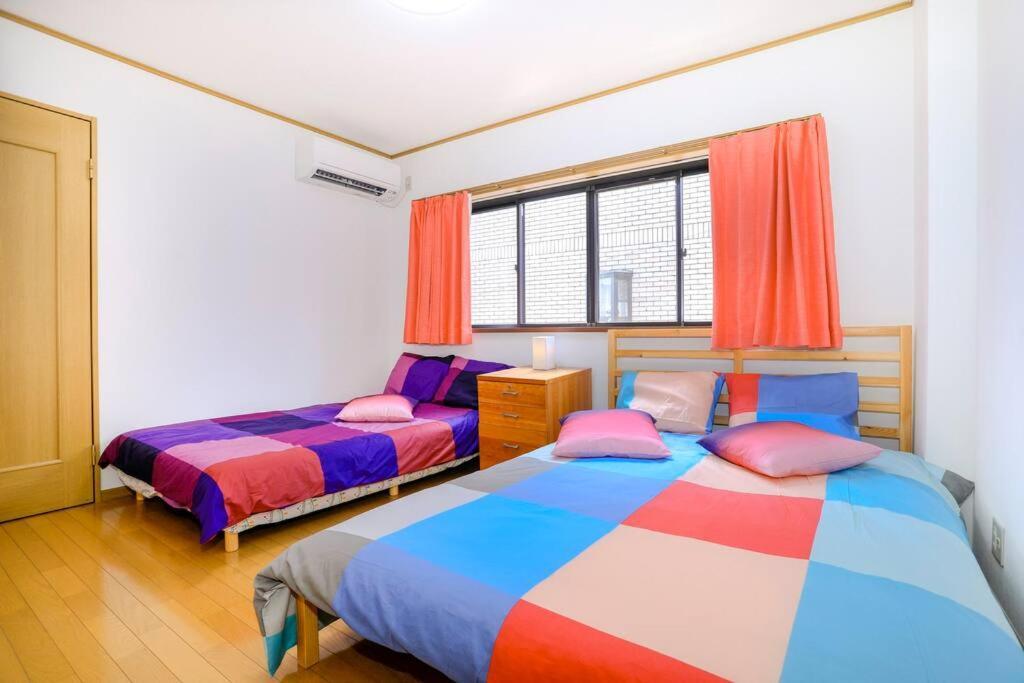 鶴橋駅徒歩2分 トイレ浴室複数あり3階建て一軒家車庫付き Apartman Oszaka Kültér fotó