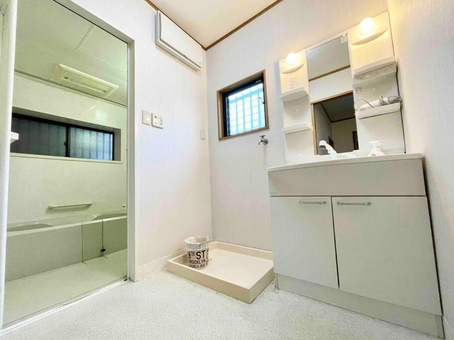 鶴橋駅徒歩2分 トイレ浴室複数あり3階建て一軒家車庫付き Apartman Oszaka Kültér fotó