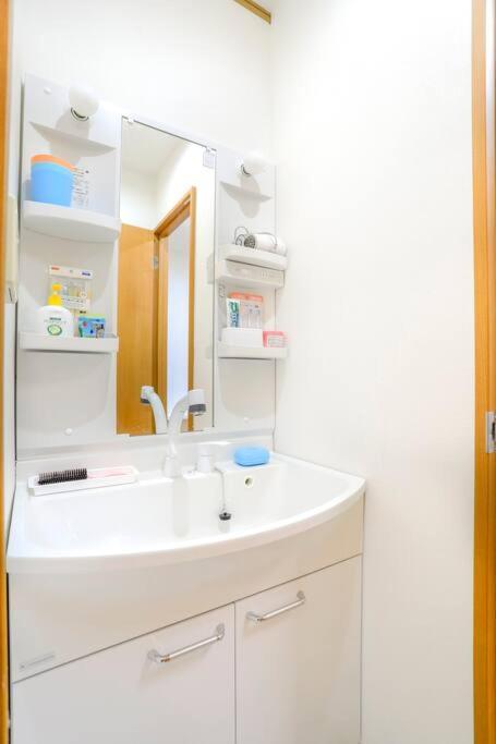 鶴橋駅徒歩2分 トイレ浴室複数あり3階建て一軒家車庫付き Apartman Oszaka Kültér fotó